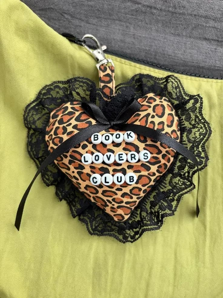 Single-Sided vs Double-Sided Keychains
